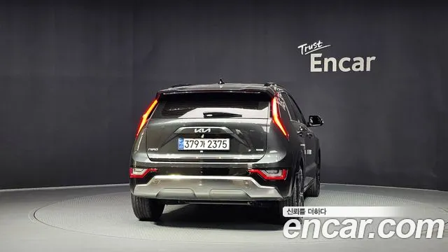 Kia Niro The All New Niro Signature — Фото автомобиля 3