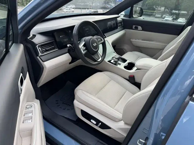 Li Auto ONE — Фото автомобиля 8
