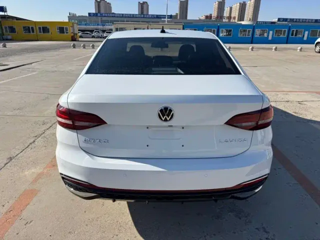 Volkswagen Lavida — Фото автомобиля 7