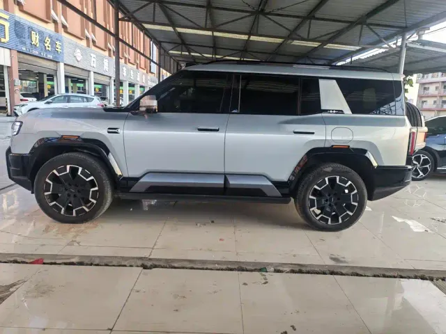 BYD FangChengBao Leopard 8 — Фото автомобиля 4