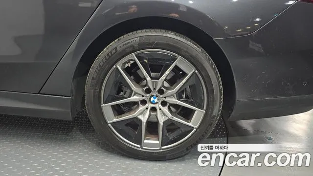 BMW 5-Series — Фото автомобиля 18