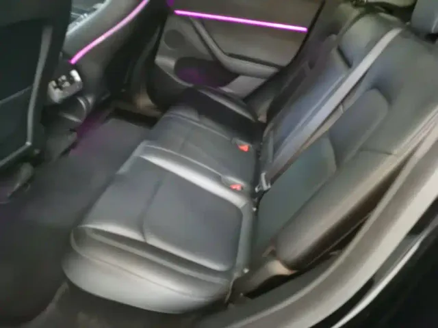 Tesla Model Y — Фото автомобиля 16