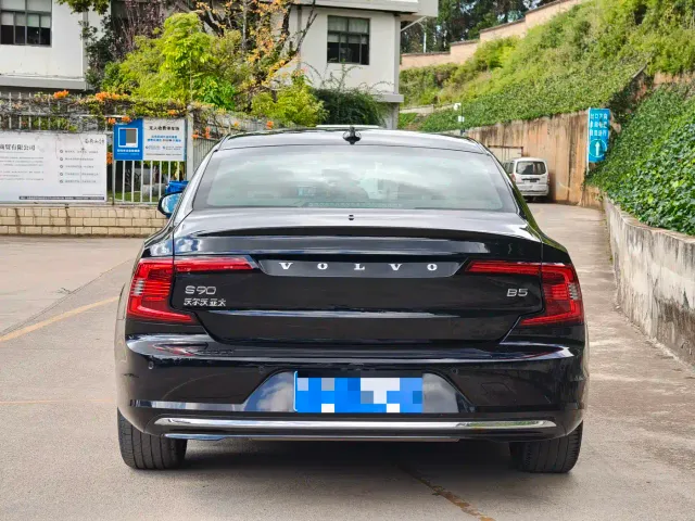 Volvo S90 — Фото автомобиля 6