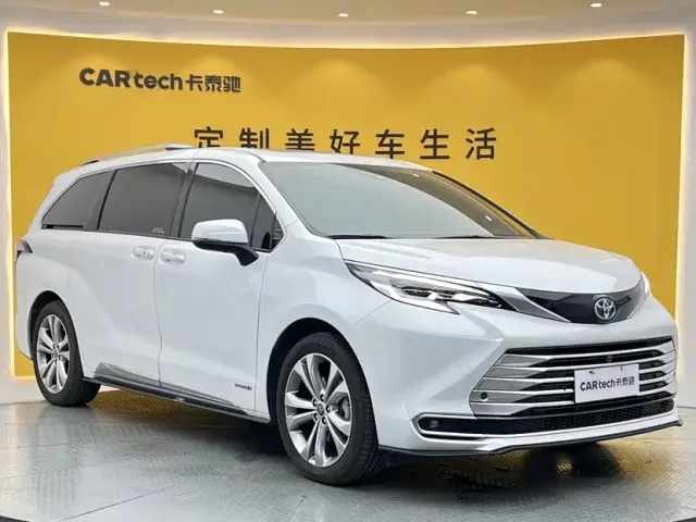 Toyota Sienna — Фото автомобиля 2