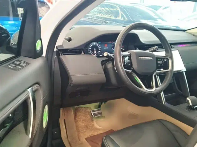 Land Rover Discovery Sport — Фото автомобиля 15