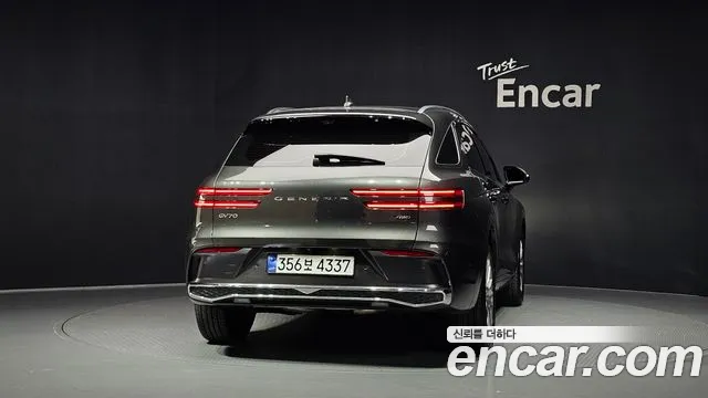 Genesis GV70 — Фото автомобиля 4