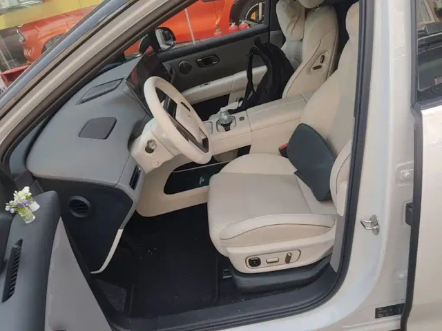 Li Auto i6 — Фото автомобиля 14
