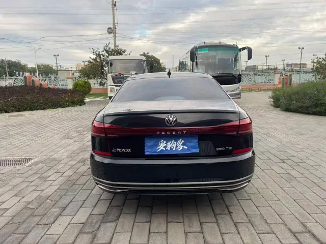 Volkswagen Passat — Фото автомобиля 7