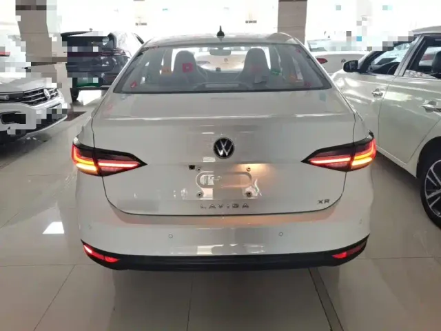 Volkswagen Lavida — Фото автомобиля 5