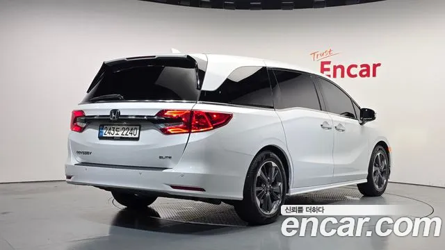 Honda Odyssey — Фото автомобиля 2