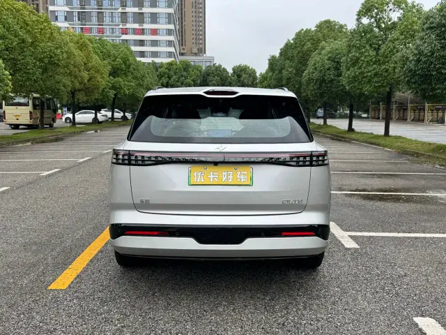 Dongfeng eπ 008 — Фото автомобиля 3