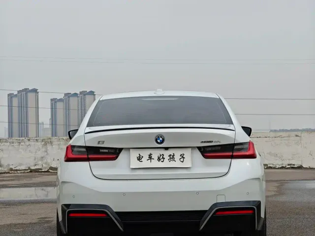 BMW i3 — Фото автомобиля 12