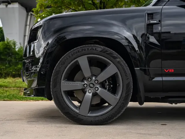 Land Rover Defender — Фото автомобиля 26