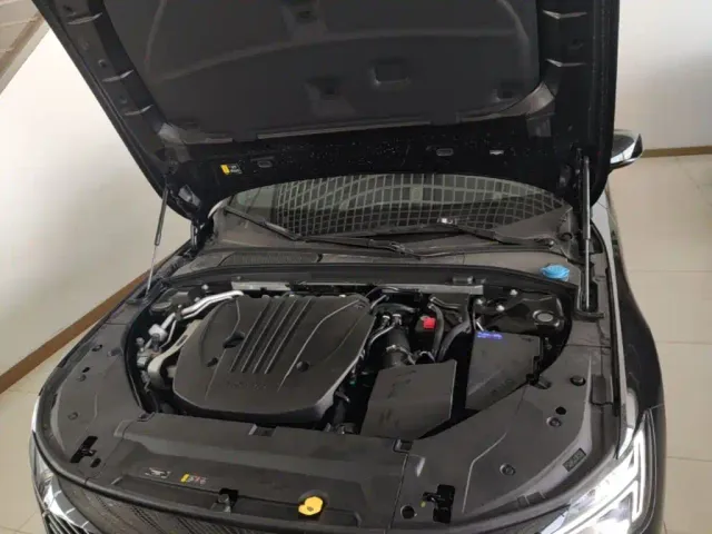Volvo S90 — Фото автомобиля 15