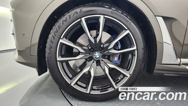 BMW X7 — Фото автомобиля 5