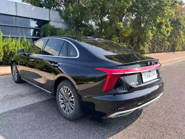 Hongqi H5 — Фото автомобиля 4