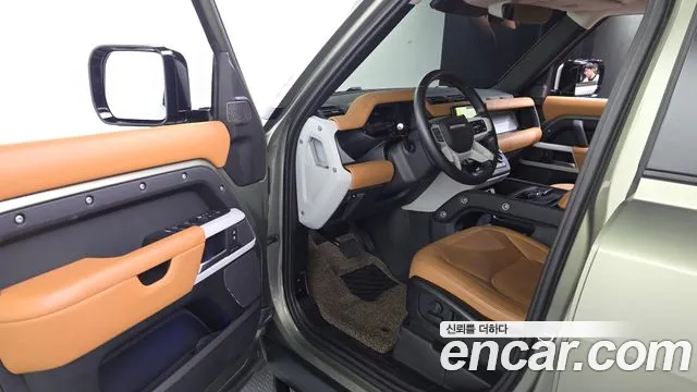 Land Rover Defender — Фото автомобиля 15