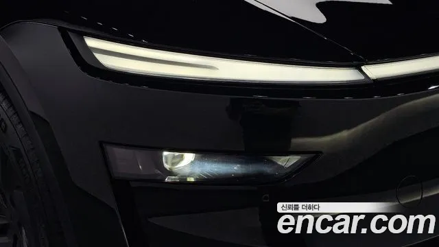 Tesla Model Y — Фото автомобиля 21