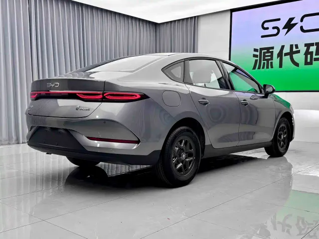 BYD Qin PLUS — Фото автомобиля 14
