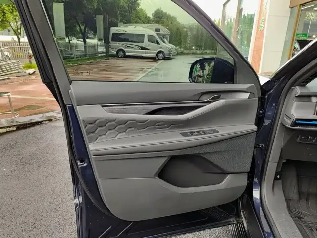 Ford Edge — Фото автомобиля 6