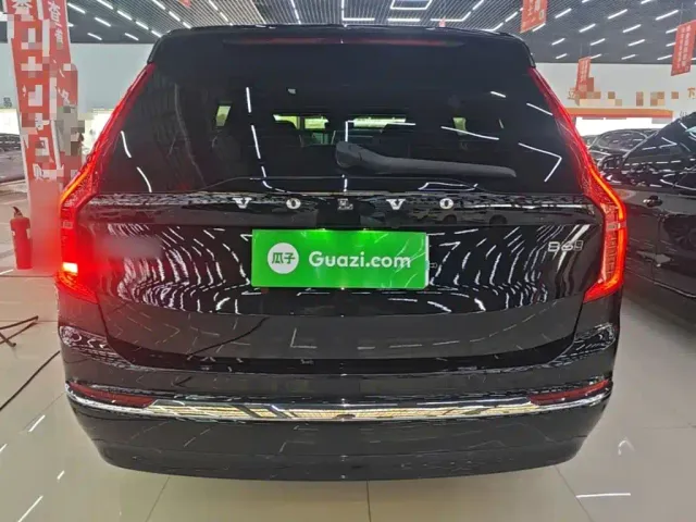 Volvo XC90 — Фото автомобиля 5