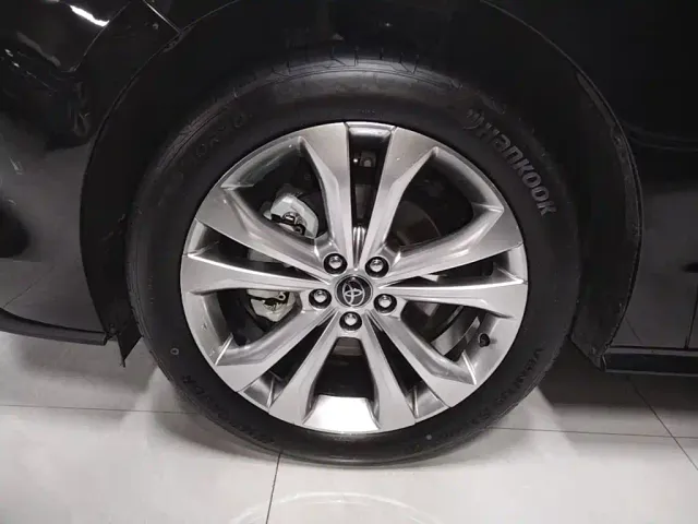 Toyota Sienna — Фото автомобиля 22