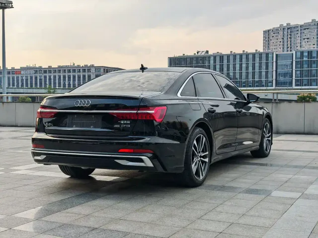 Audi A6L — Фото автомобиля 4