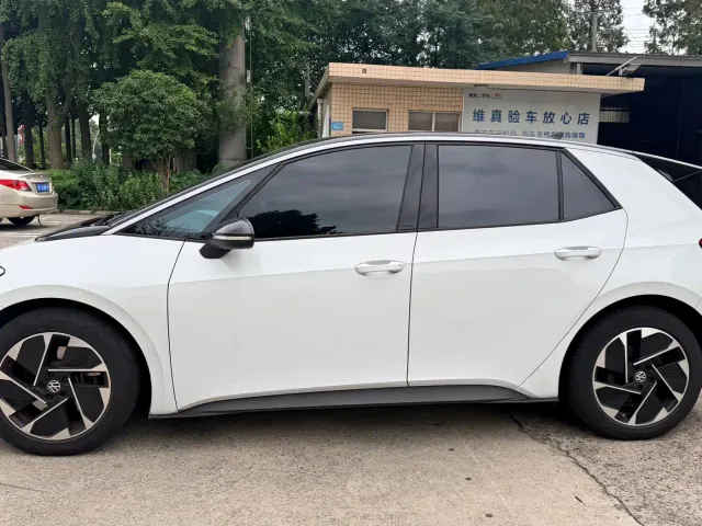 Volkswagen ID.3 — Фото автомобиля 5