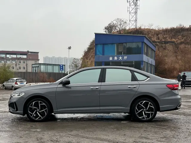 Volkswagen Lavida — Фото автомобиля 7
