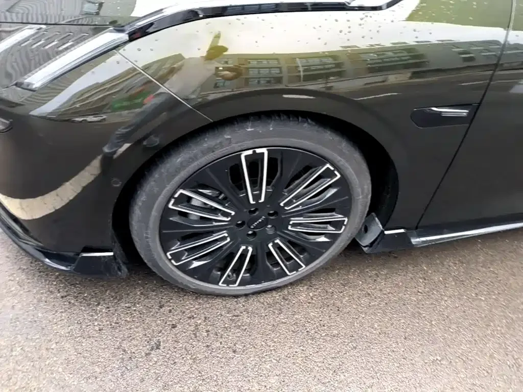 Lynk & Co Lynk & Co 10 EM-P 2025 240 AWD Ultra Sport Edition — Фото автомобиля 22