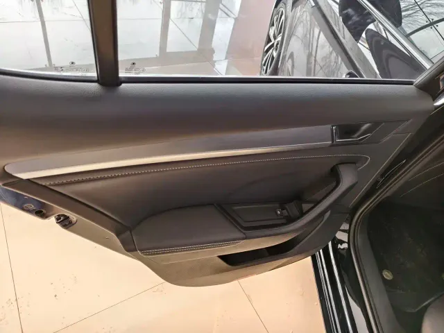Skoda Superb — Фото автомобиля 13