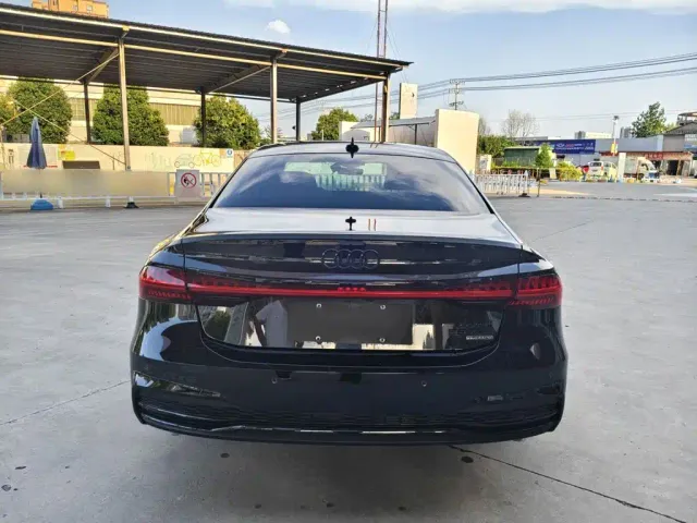 Audi A7L — Фото автомобиля 8