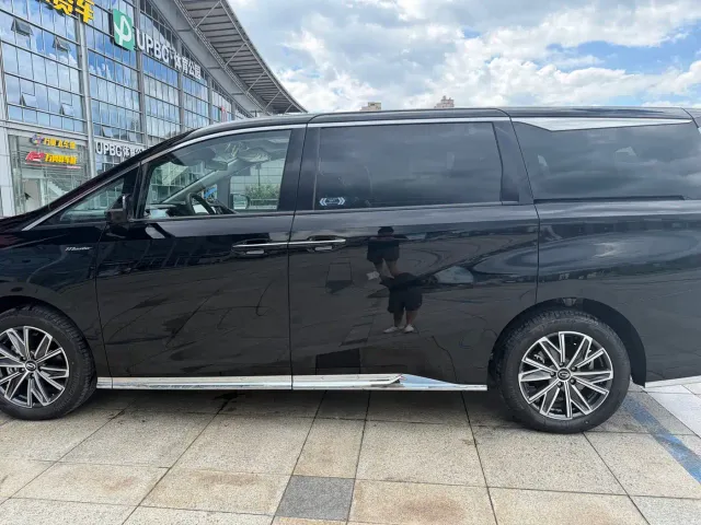 GAC Trumpchi M8 — Фото автомобиля 6