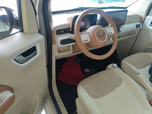 Wuling Hongguang Mini EV — Фото автомобиля 15