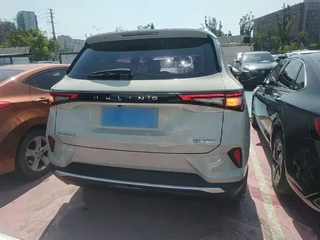 Wuling Asta — Фото автомобиля 5