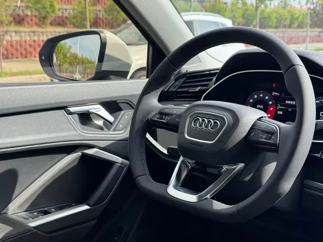 Audi Q3 — Фото автомобиля 13