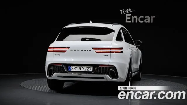 Genesis GV70 — Фото автомобиля 4