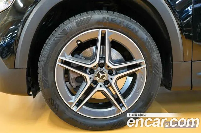 Mercedes-Benz GLB-Class — Фото автомобиля 3
