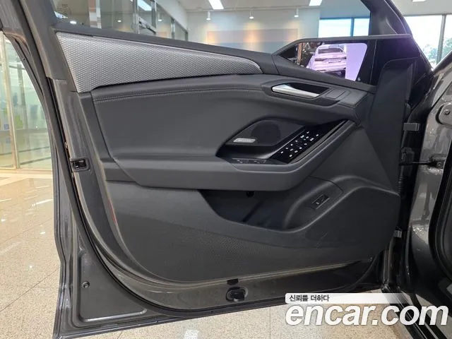 Audi A6 e-Tron — Фото автомобиля 11