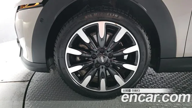 Mini Cooper — Фото автомобиля 5