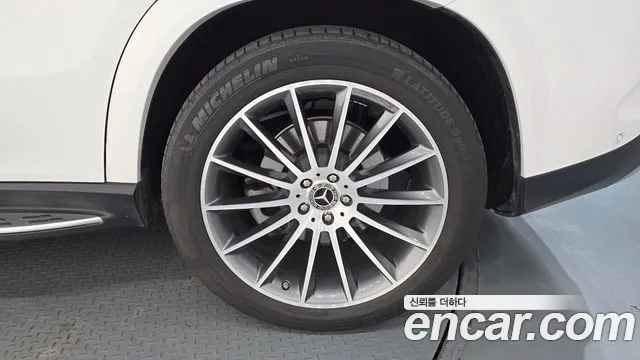 Mercedes-Benz GLE-Class — Фото автомобиля 6
