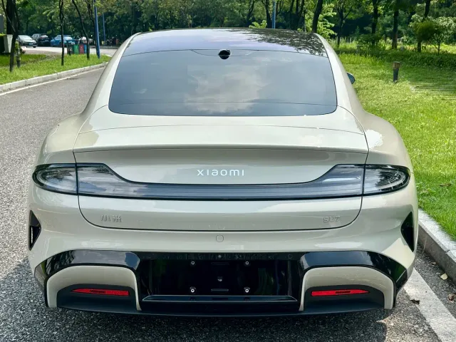 Xiaomi SU7 — Фото автомобиля 5