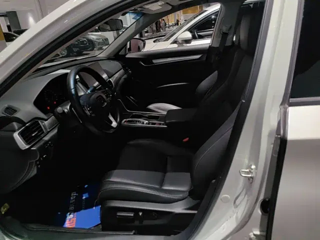 Honda Accord — Фото автомобиля 14