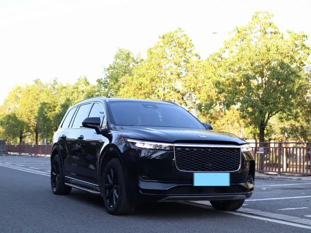 Li Auto ONE — Фото автомобиля 3