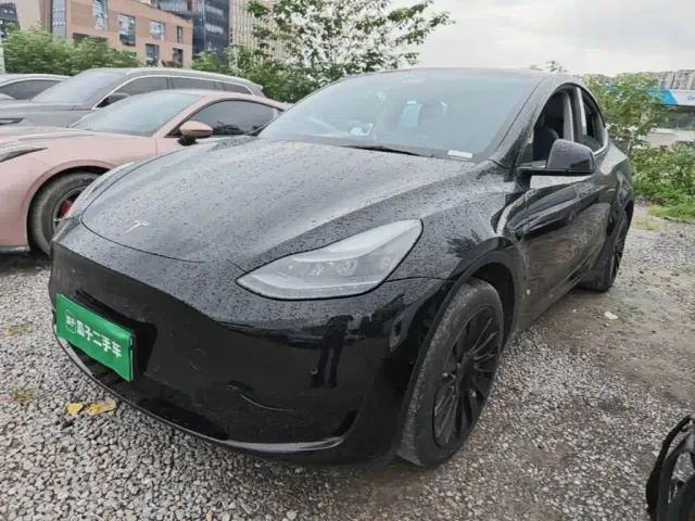 Фотография автомобиля — Tesla Model Y