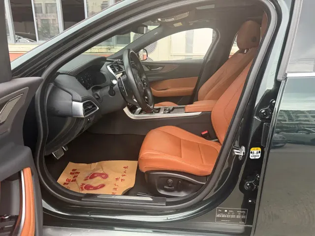 Jaguar XEL — Фото автомобиля 9