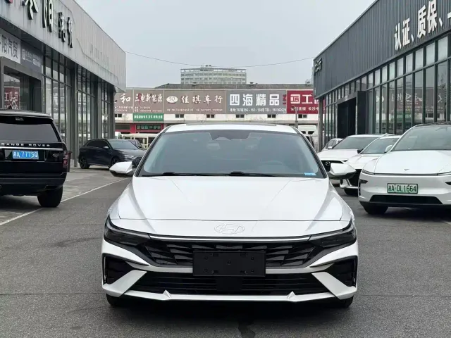 Hyundai Elantra — Фото автомобиля 2