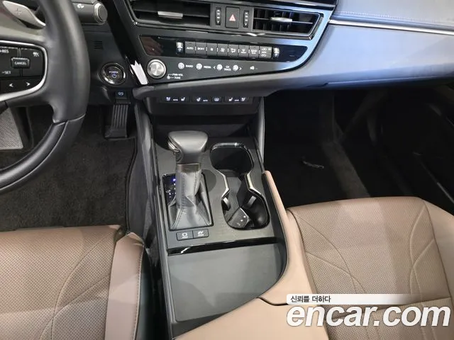 Lexus ES Generation 7 — Фото автомобиля 9