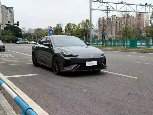 Changan UNI-V — Фото автомобиля 3
