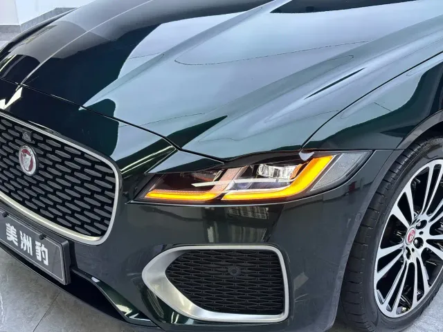 Jaguar XFL — Фото автомобиля 5